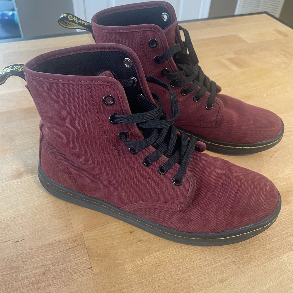 Women's Dr. Martens size 7 boots